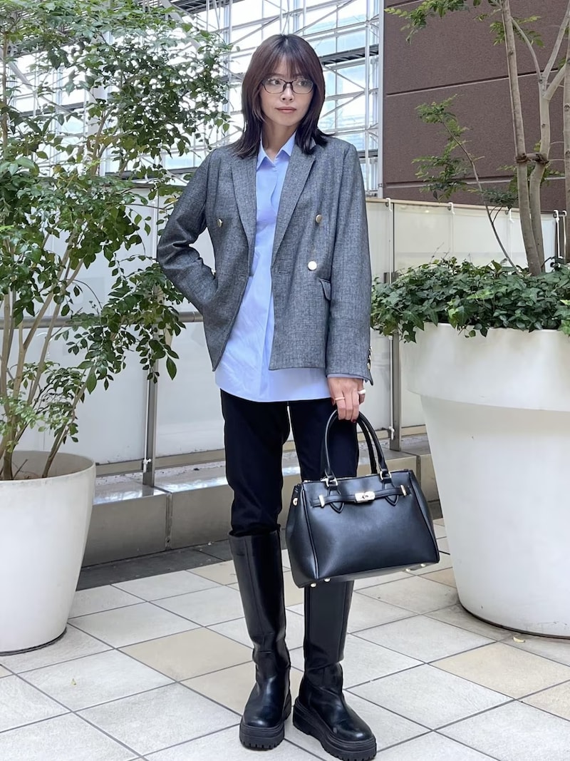 スリムなシルエットはオーバーサイズのトップスとも相性よし　出典：WEAR