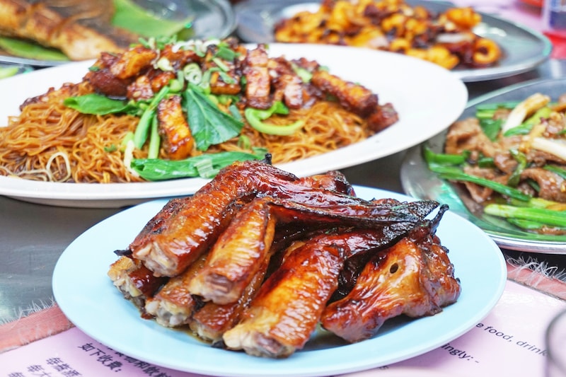 アロー通りの有名店「ウォン・アー・ワー」の名物手羽先。