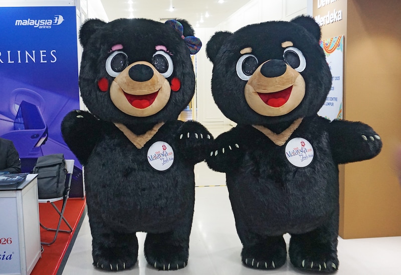 「マレーシア観光年2026」公式マスコットキャラクターのウィラとマンジャ。「Global&nbsp;Travel&nbsp;Meet」の会場でも大人気でした