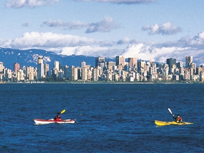 カヤック、カヌーは最もカナダ的なアクティビティーundefined写真提供：Tourism BC