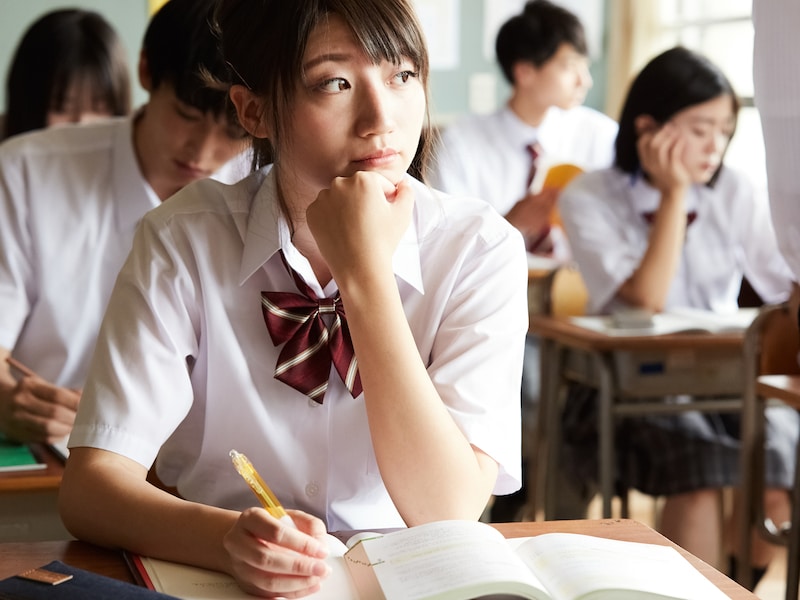 「女の子は学歴より資格を取っておいた方がいい」と思うのはなぜ？※サムネイル画像：PIXTA