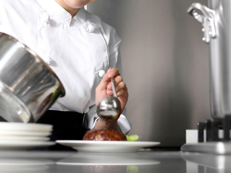 ミシュランのデータが示す、料理界の男女格差とは?※サムネイル画像:PIXTA