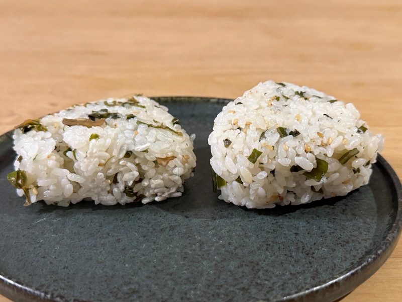 ローソンの冷凍おにぎりとチルドおにぎり食べ比べ