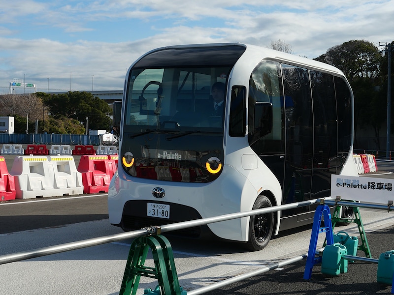 トヨタのe-Palette（2台）が無料で運行（筆者撮影）