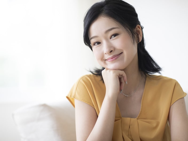 個人向け国債固定3年とネット銀行の定期預金に100万円預けたときの利息の違いは？ ※サムネイル画像：amanaimages　