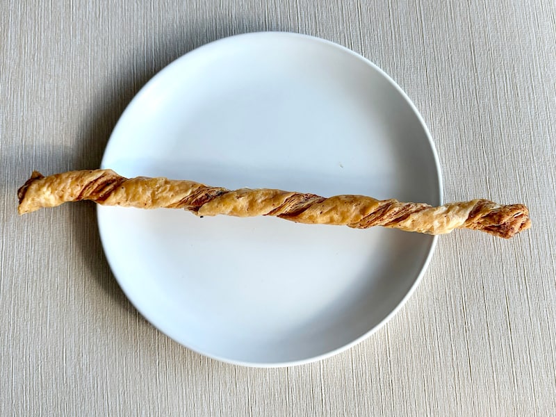 「ダッチーズ ～オランダ産チーズのパイ～」194円（税込）