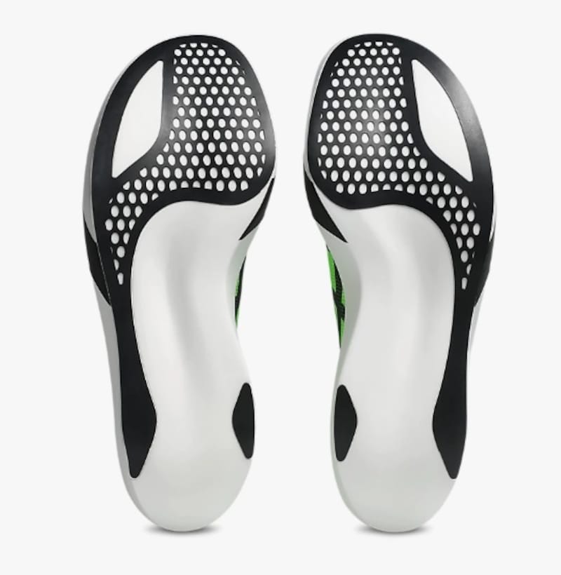 バナナよりも軽いasicsの超軽量シューズ「METASPEED RAY」※画像出典：asics公式サイト