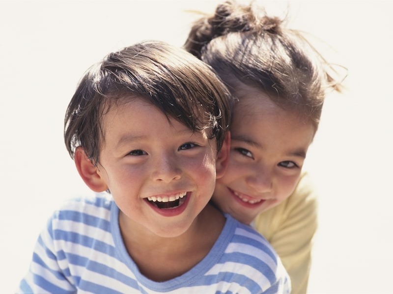 手堅いゆうちょ銀行の「定期貯金」vs 高金利の定期預金。1年後の利息はいくら違う？※サムネイル画像：amanaimages