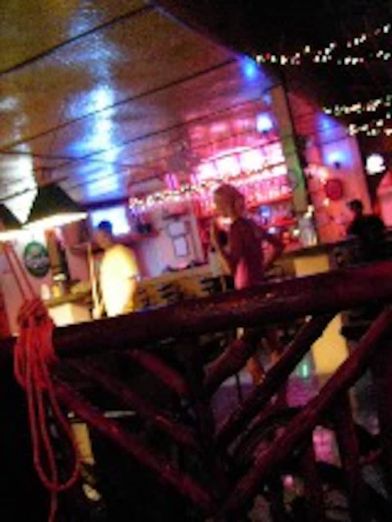 サイカウビーチのバー