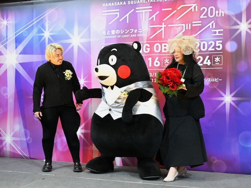 どっちが本物？＝11月1日、東京都文京区