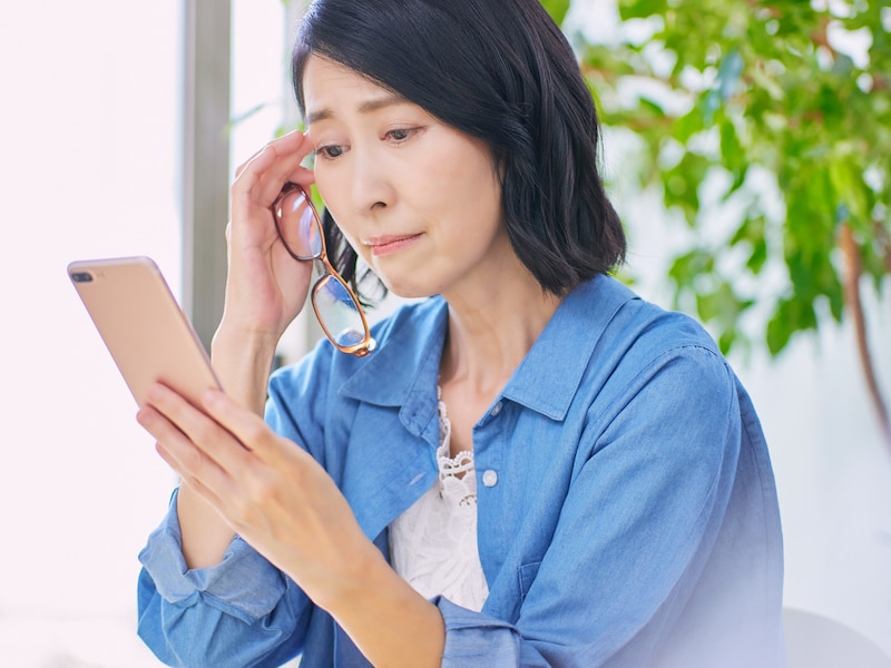 消費が「欲しい」から「不安」へ移り変わった背景とは？※サムネイル画像：PIXTA