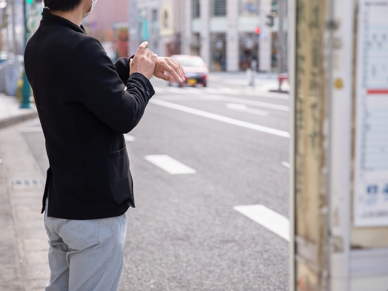 人手不足が暮らしの基盤を静かに揺るがしている ※サムネイル画像：PIXTA