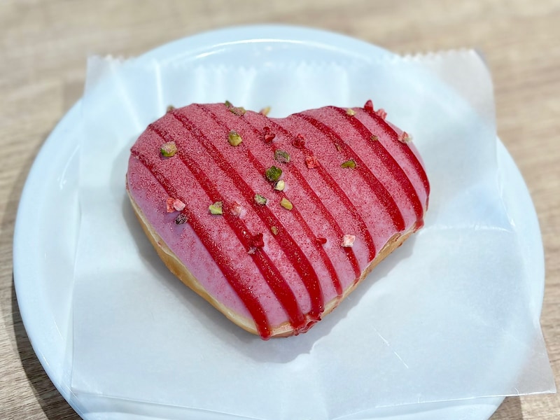 「ルビー & ストロベリー」テイクアウト378円（税込）／イートイン385円（税込）