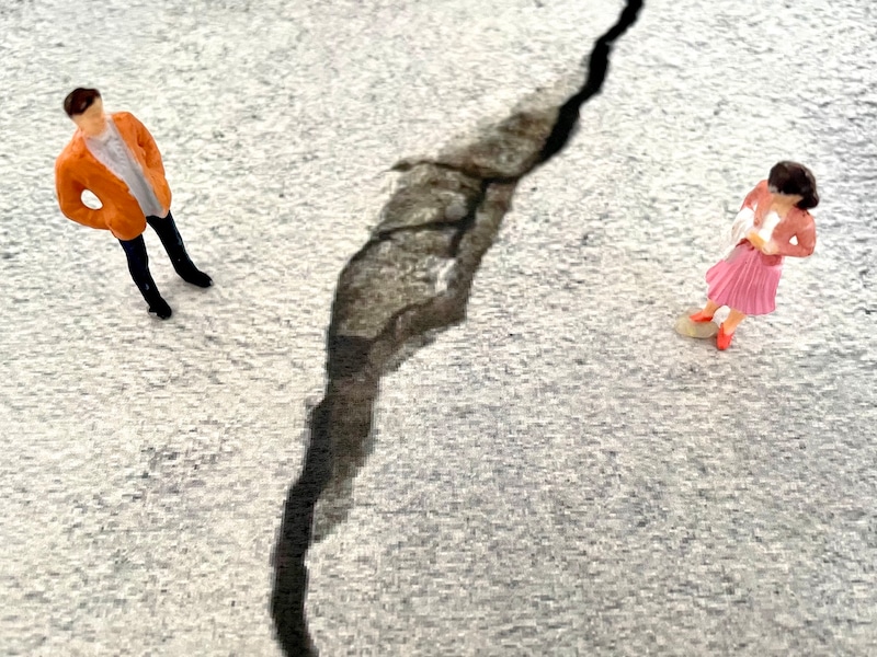 結婚23年にして気づいた夫と間に横たわる溝（画像：PIXTA）