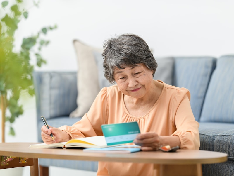 60代女性,定期預金