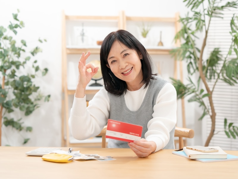 年金が少なすぎる……（画像：PIXTA）