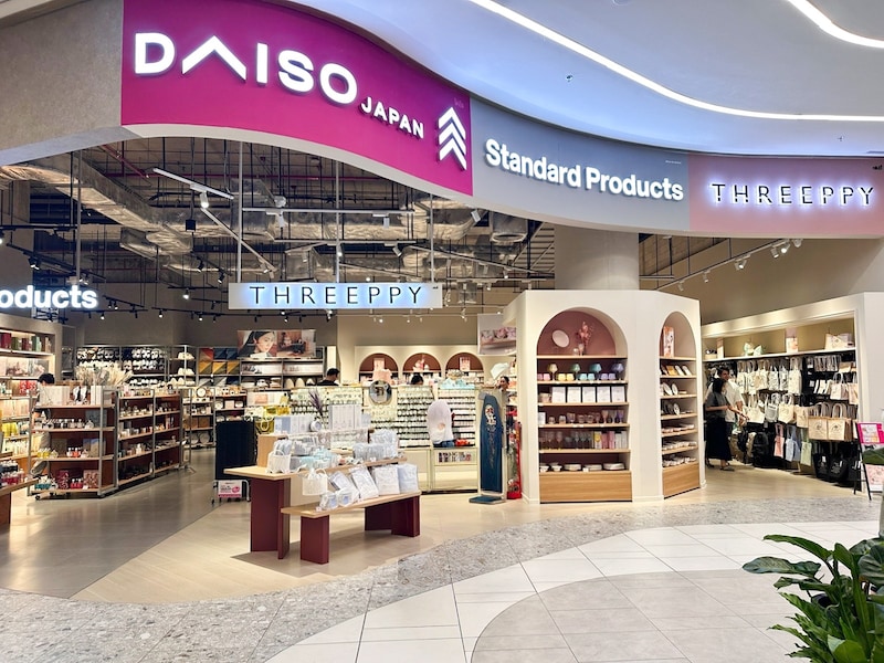 ショッピングモールOne Bangkokにオープンしたダイソー・スタンダードプロダクツ・スリーピーの複合店