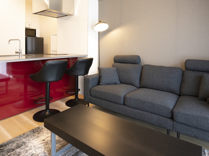 テーブルとソファー