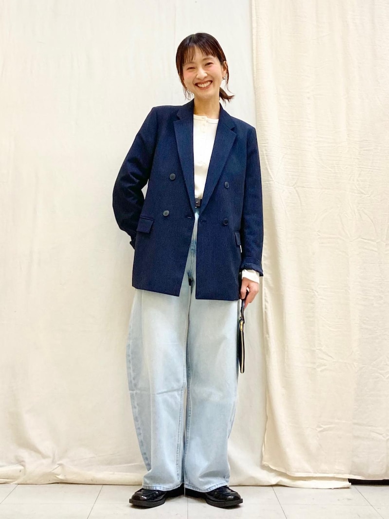 普段はデニムに合わせてカジュアルに着るのもGood　出典：StyleHint