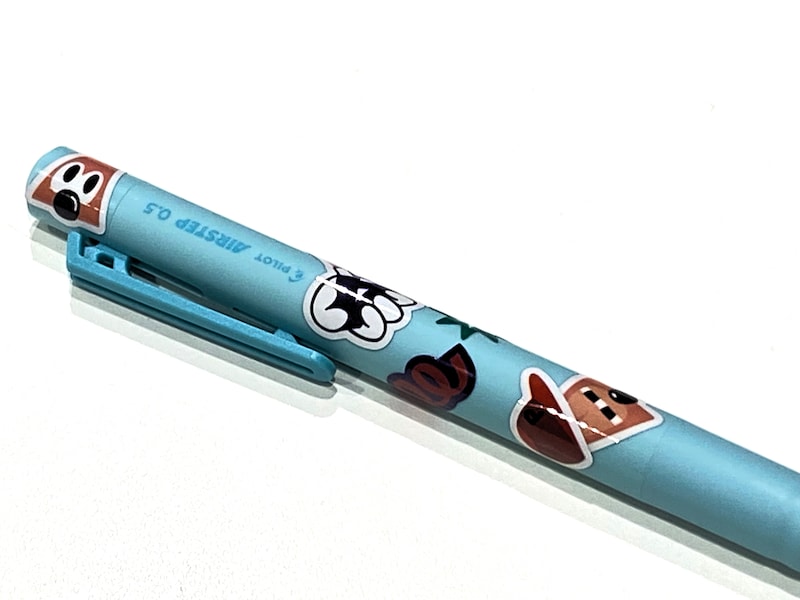 軸にステッカー