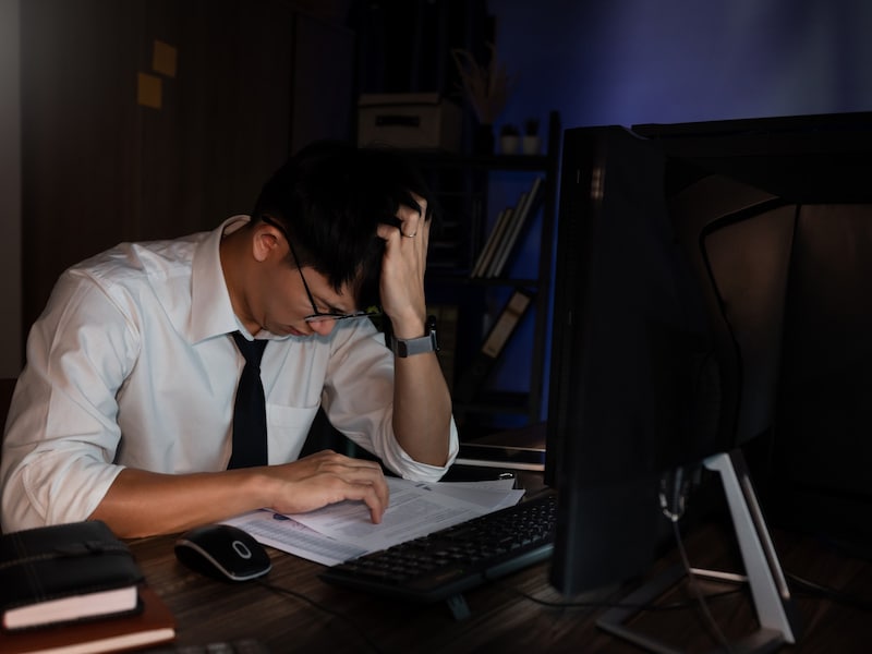 残業が多いと業務効率は低くなる？