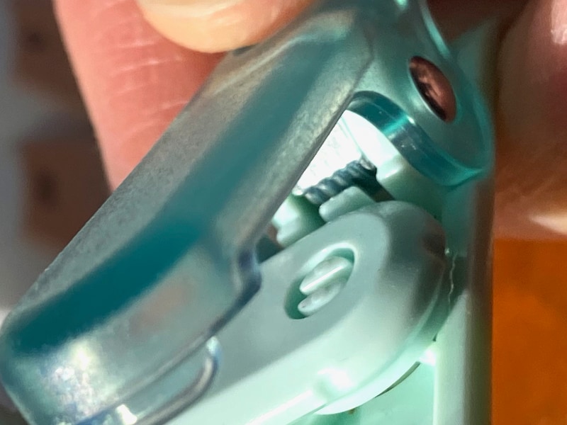 力加減も絶妙に調整されたバネ部分は、安全性も考慮されている