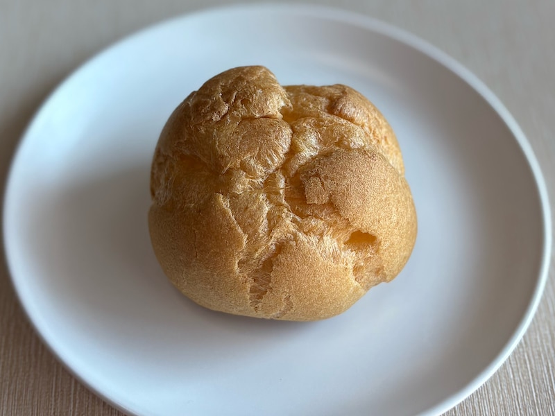 「ダブルシュークリーム 北海道純生クリーム」108円 （税込）  