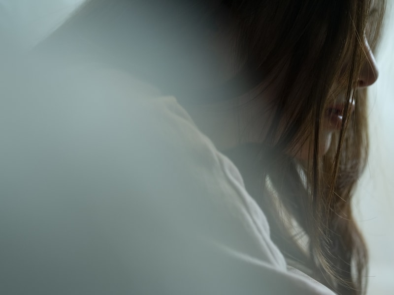 なかなか貯蓄ができない…… ※画像：PIXTA