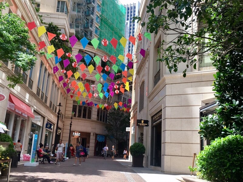 地下にもお店がある