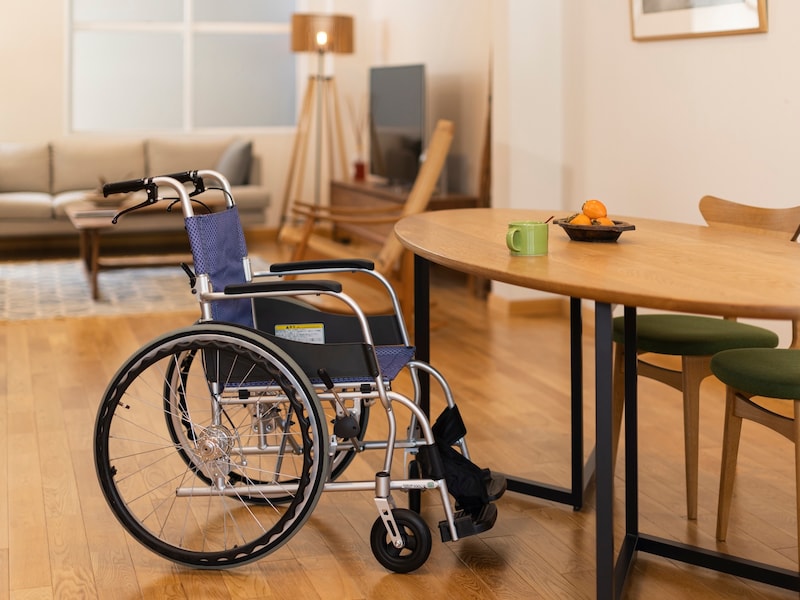 介護が終わったら自分が老いているのでは……（画像：PIXTA）