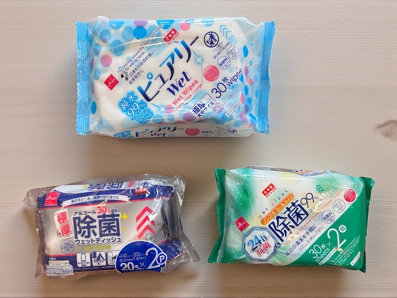 ダイソー　アルコールタイプとノンアルコールタイプのウェットティッシュ