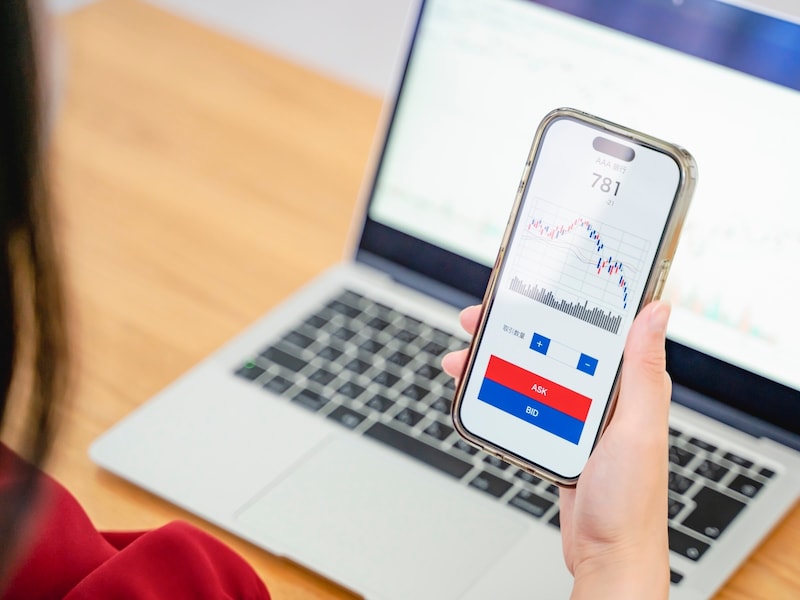 賢い妻の押し付けが窮屈に(画像:PIXTA)