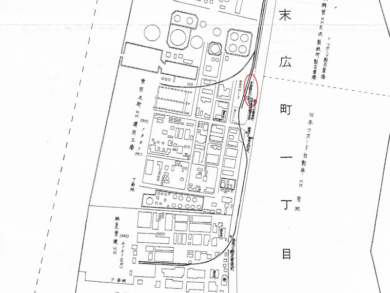 1970（昭和45）年の住宅地図に描かれた鶴見川口支線。赤丸印の部分に「貨物鶴見川口駅」とある（横浜市立図書館所蔵）
