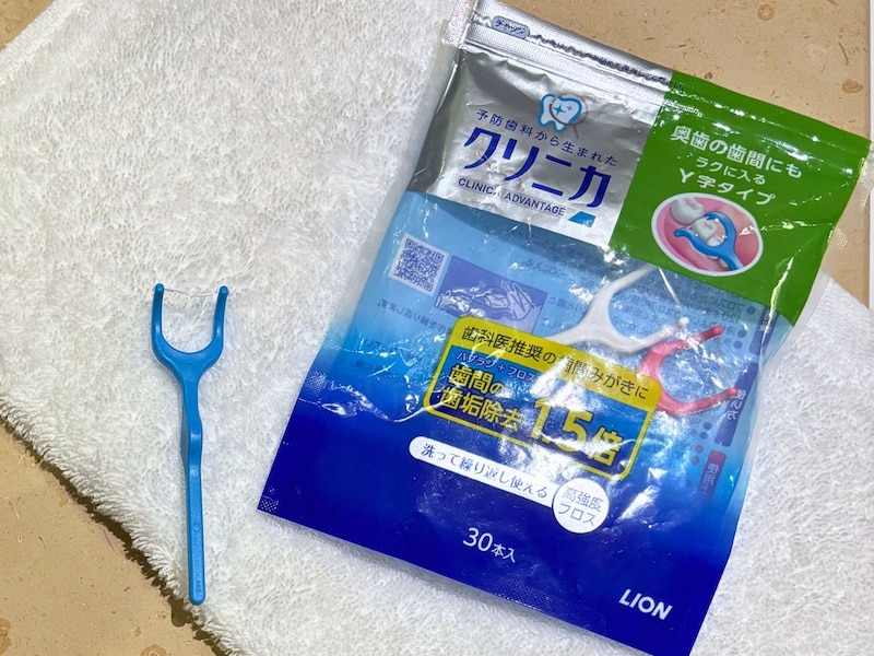 デンタルフロスは3色入り