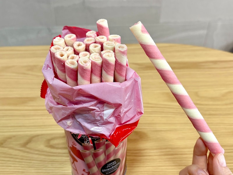 サクサクとした食感に、甘いいちごクリームの風味が美味！&nbsp;止まらなくなるおいしさです&nbsp;