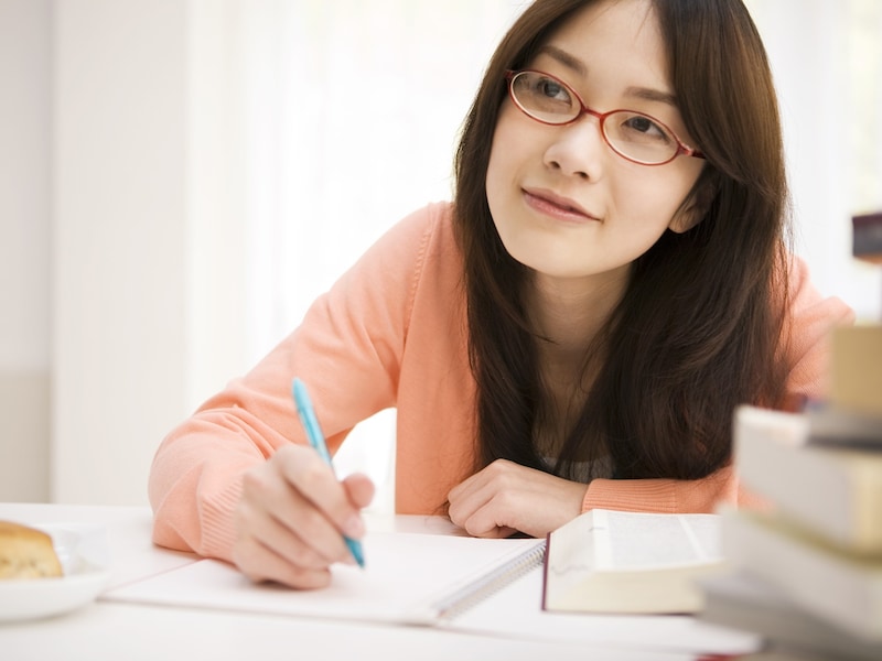 ガソリンだけじゃない!原油高で値上がる生活費※サムネイル画像:amanaimages