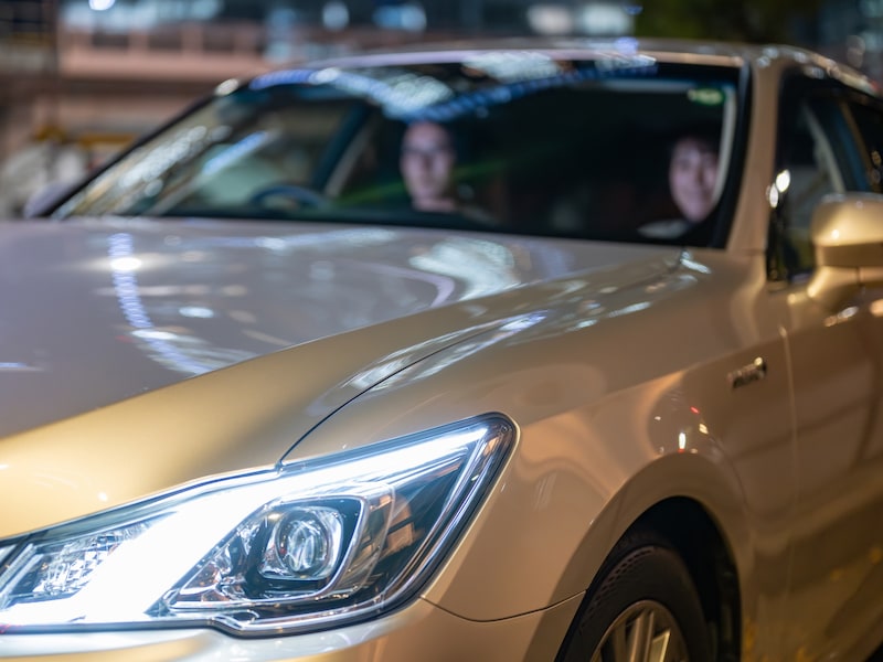 マッチングアプリで知り合った男性とドライブデートに出掛けたら……(画像:PIXTA)