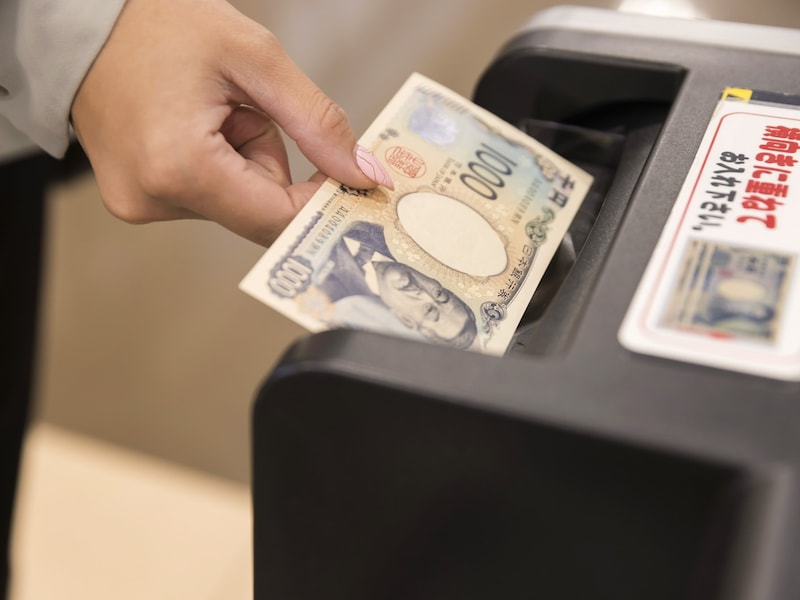 買っても結局使いこなせず後悔すると分かっているけれど…… ※画像:PIXTA