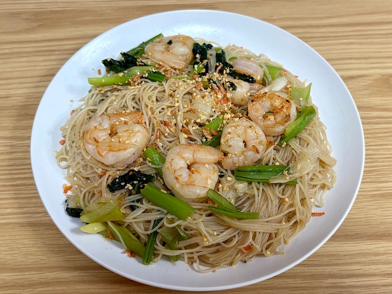 フライパンひとつで、本格的な“台湾焼きビーフン”&nbsp;を手軽に作ることができます&nbsp;