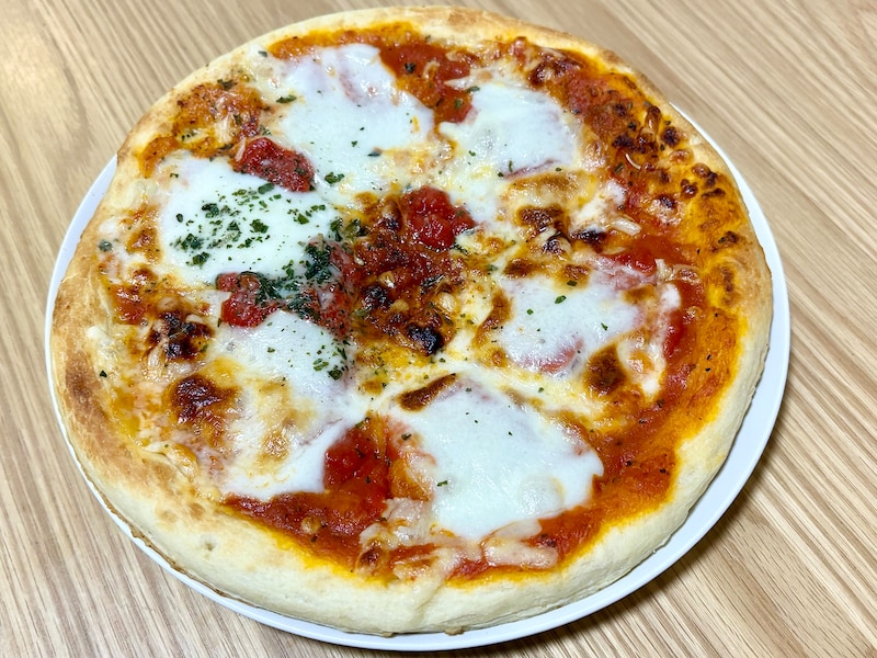 たっぷりのチーズにほんのり焦げ目がつき、食べる前から食欲をそそる香り!