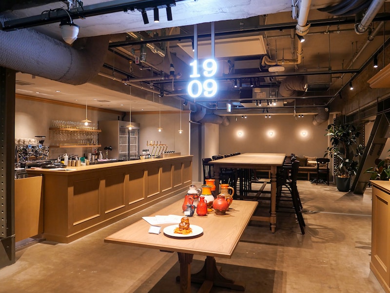 地下1階にあるオールデイダイニング「1909ユウリンショクドウ」（筆者撮影）