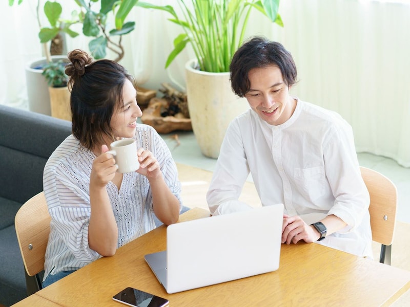 銀行の「窓口手続き」は、ネット銀行より損をするってどういうこと？