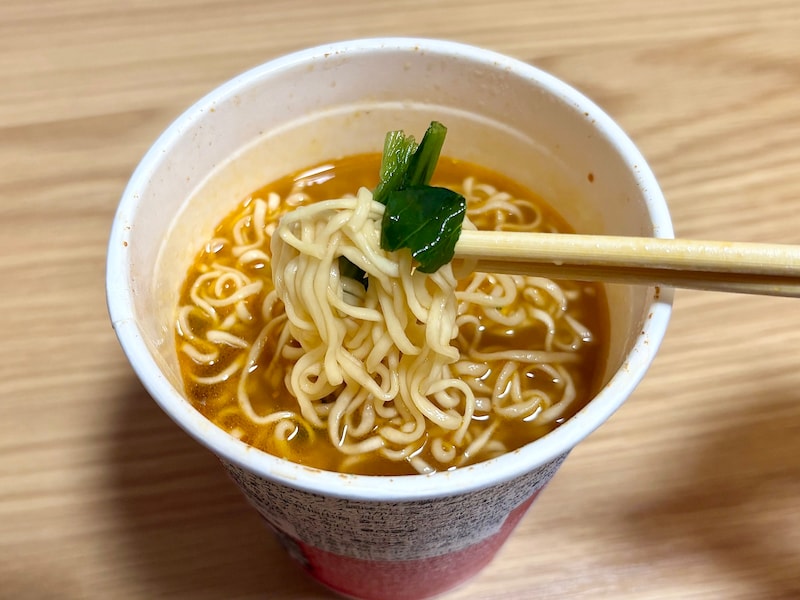 春雨でなく、小麦麺で麻辣湯の味わいを楽しめます。カップ麺好きはぜひ試してみて 