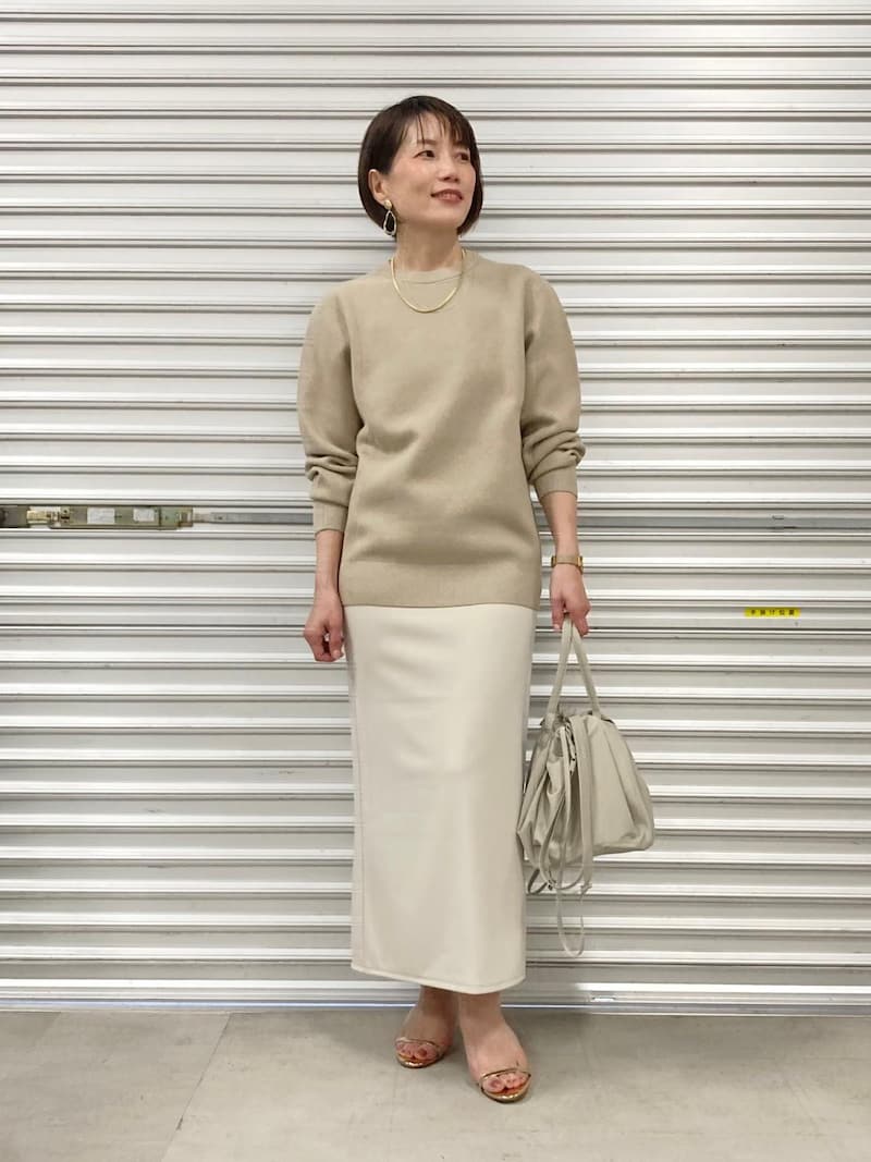 すとんと落ちるシルエットで下半身をすっきり　出典：StyleHint