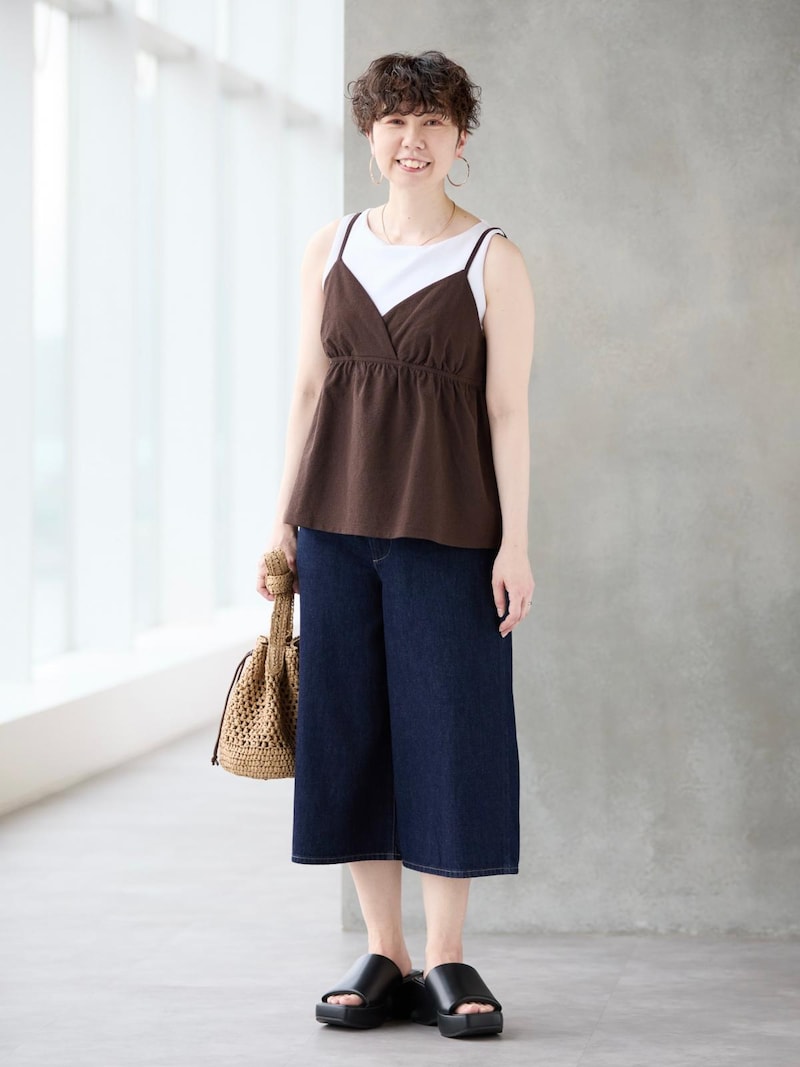 半端丈で足もとがすっきりまとまりレジャーにも使えそう　出典：StyleHint