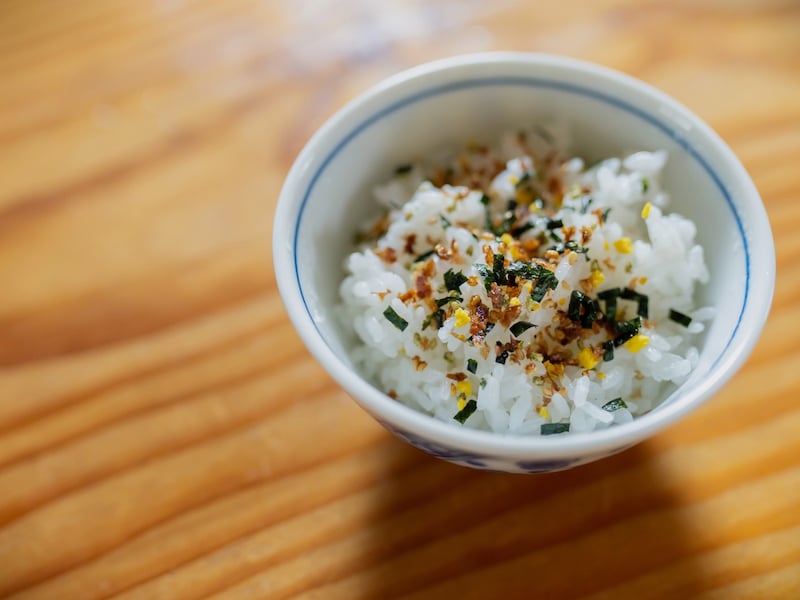 給料日前、食費を削らざるを得なくて…… ※画像：PIXTA