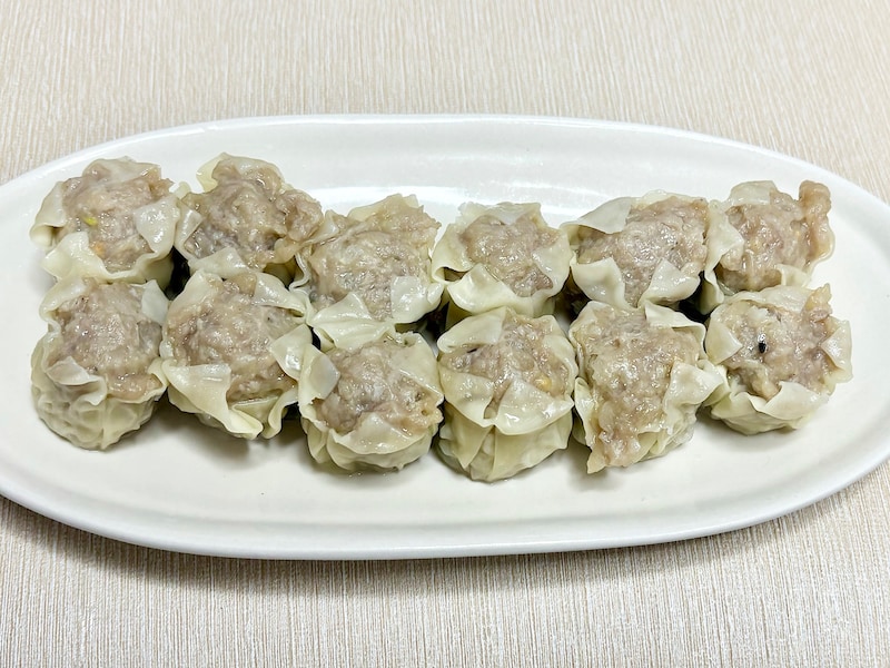 「成城石井自家製 国産豚のジューシー焼売（小）」12個入  755円（税込） 