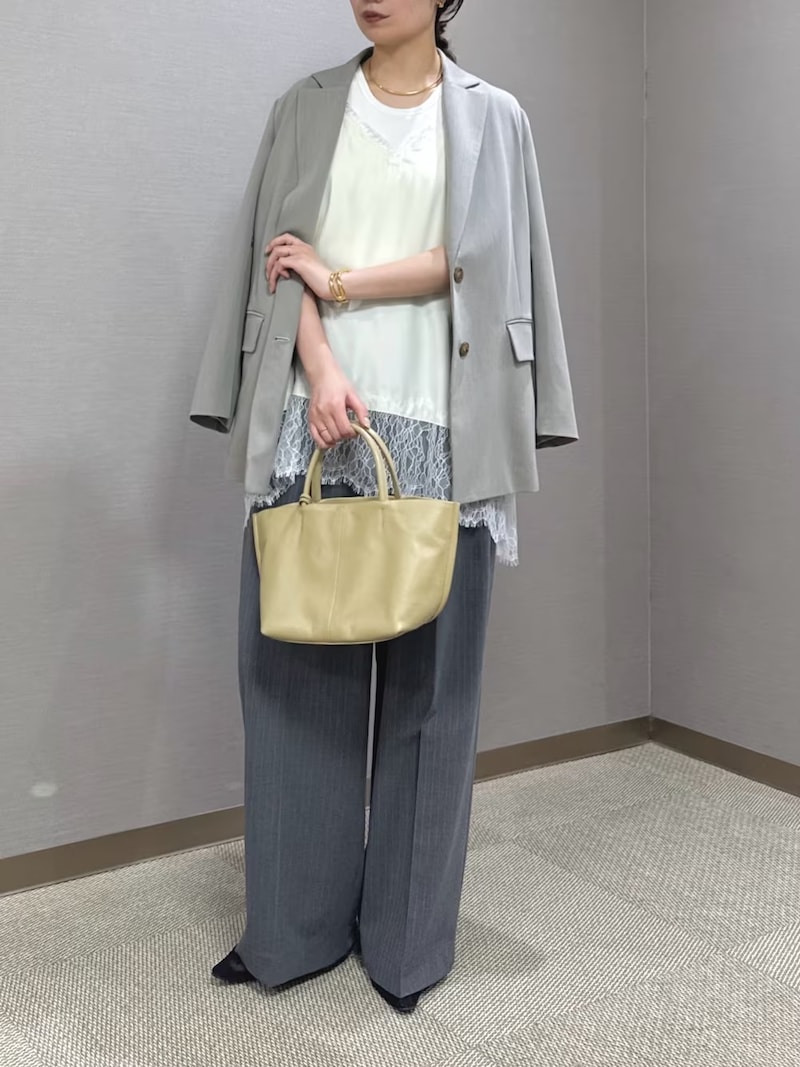 ジャケットのインナーにプラスしてミックスコーデに　出典：WEAR