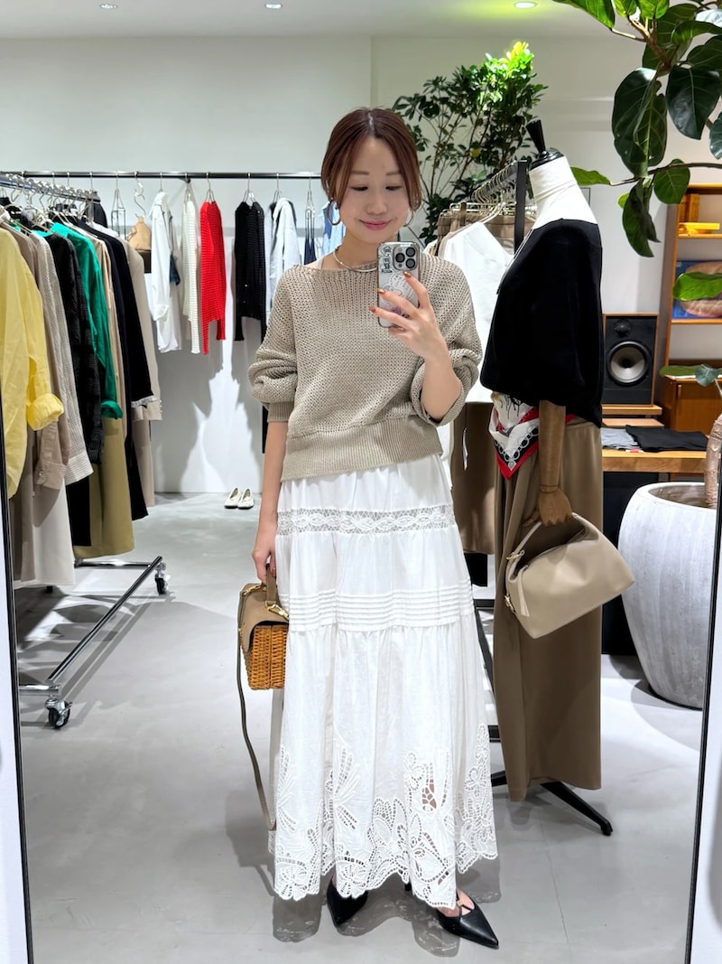 コットン素材のロングフレアスカートはナチュラルさが魅力です　出典：WEAR