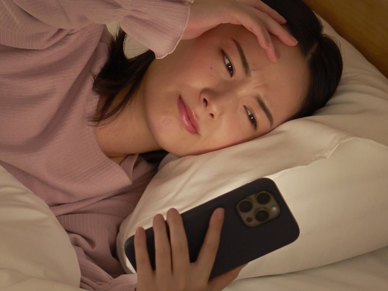 スマホ依存のイメージ